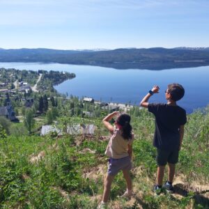 Utsikt over Sandvika og Laksjøen