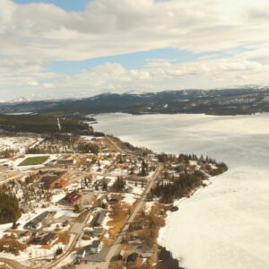 Dronebilde av Sandvika i Lierne